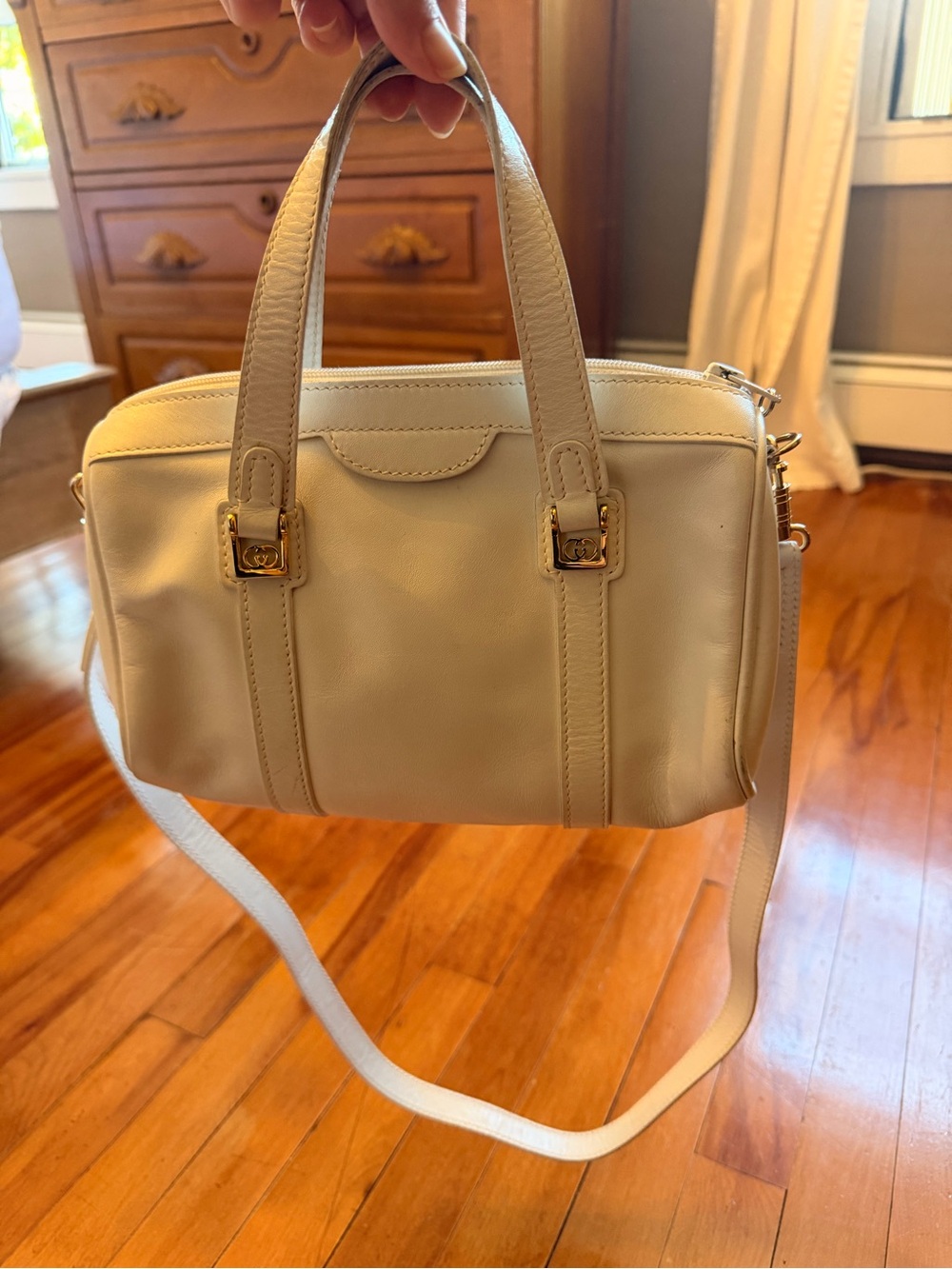 Gucci Vintage White/Cream All Leather Shoulder Bag with Gold Hardware